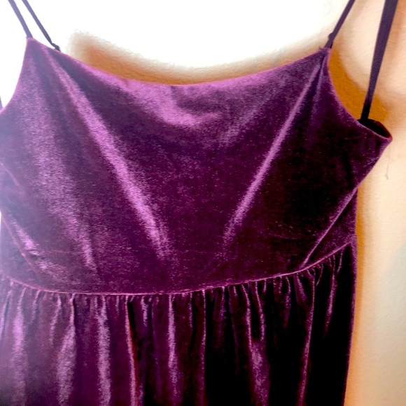 NWOT VELVET Urban Outfitters Molly Culotte Solid Burgundy Jumpsuit Romper - Picture 4 of 8